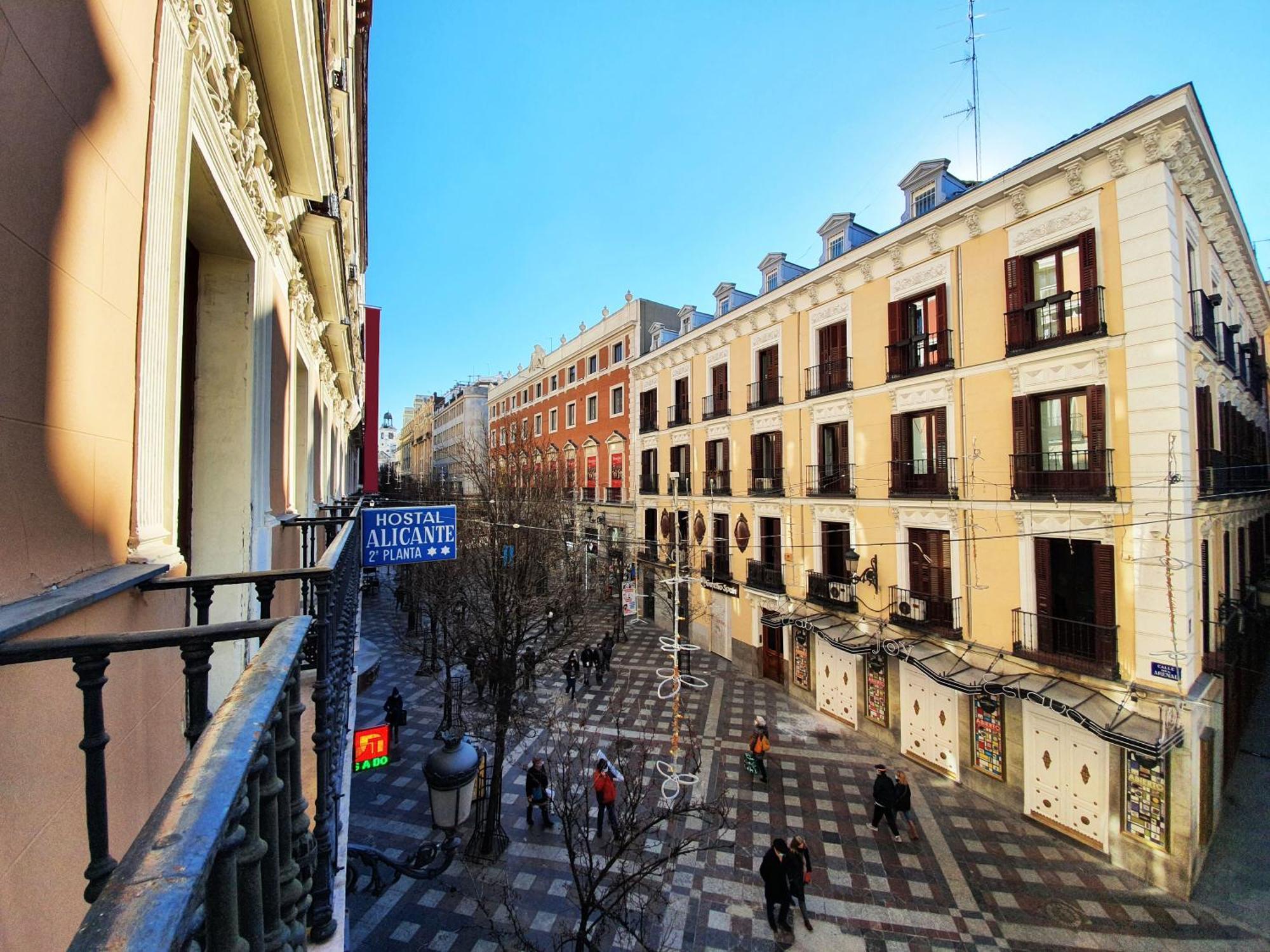 Hostal Alicante — Foto 1